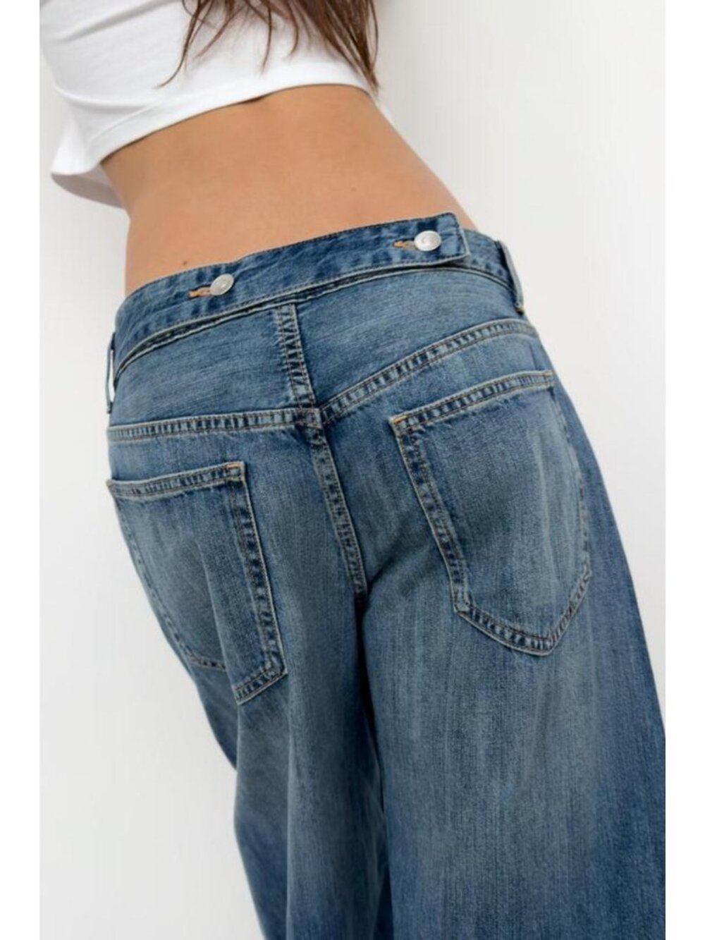 ZARA TRF MID-RISE BALLOON JEANS WITH BUTTON TABS - Picture 4 of 10